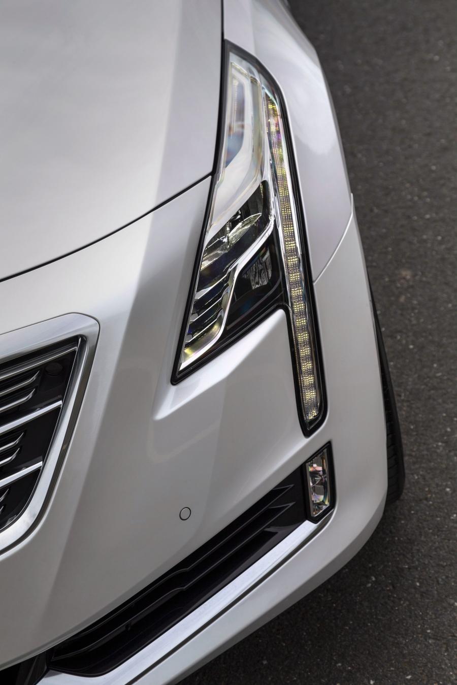 Детали экстерьера Cadillac CT6 Platinum 2016 года  (WW) (фото 31 из 42)
